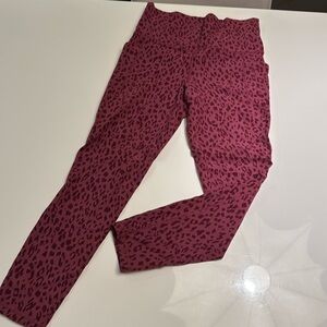 Athleta Salutation Stash Pocket 7/8 - size Small